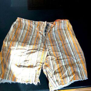 1980s jean shorts from i.e. relaxed size 1400% cotton button fly